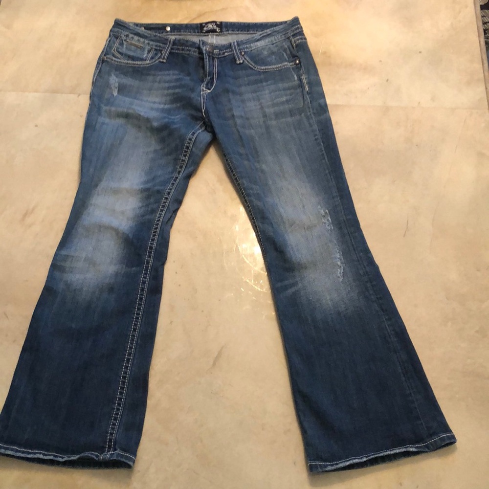 ReRock for Express low rise flare cut distressed denim. 10Short